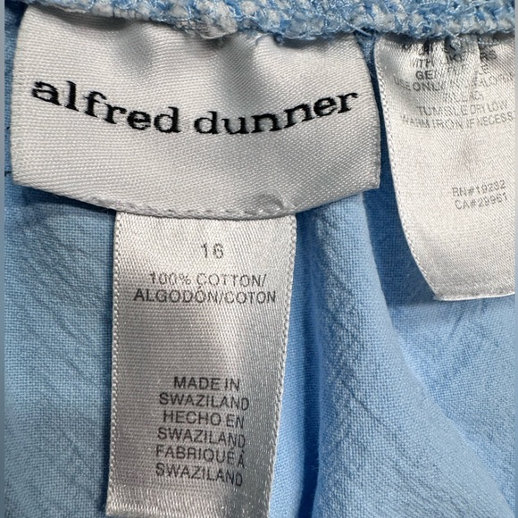 Alfred Dunner Women’s 16 Short Light Blue Pants with Pockets - Picture 3 of 4